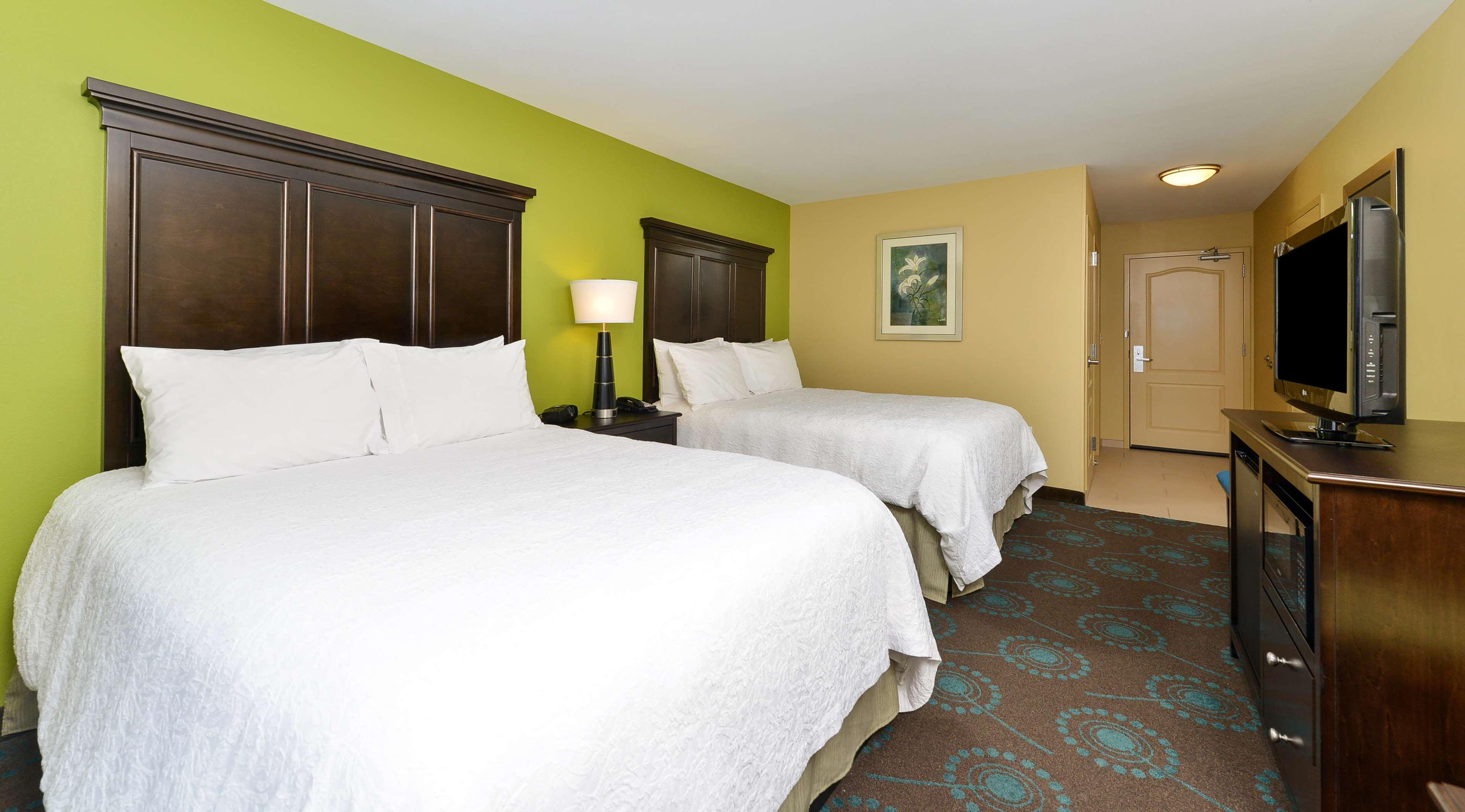 Hampton Inn Iowa City/University Area Exterior photo